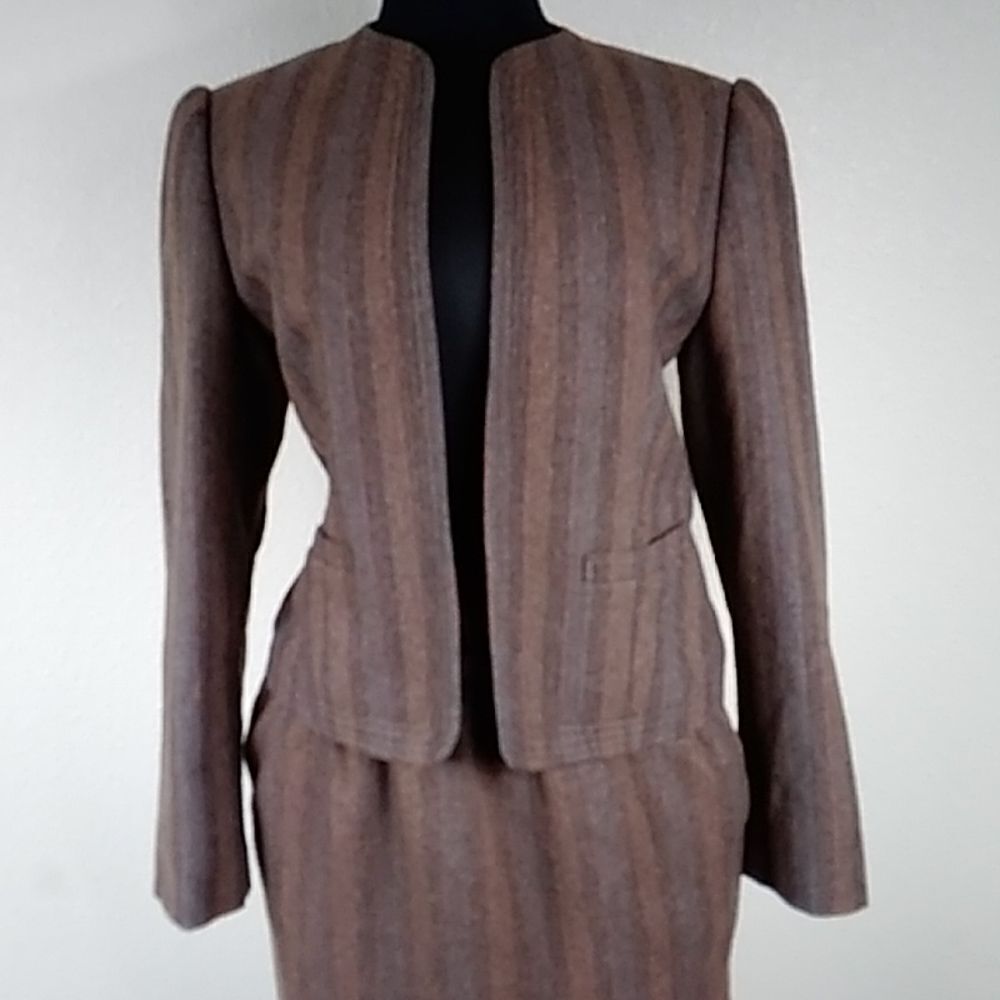 European TM Connection Wood Vintage Women's Suit Size 9/10